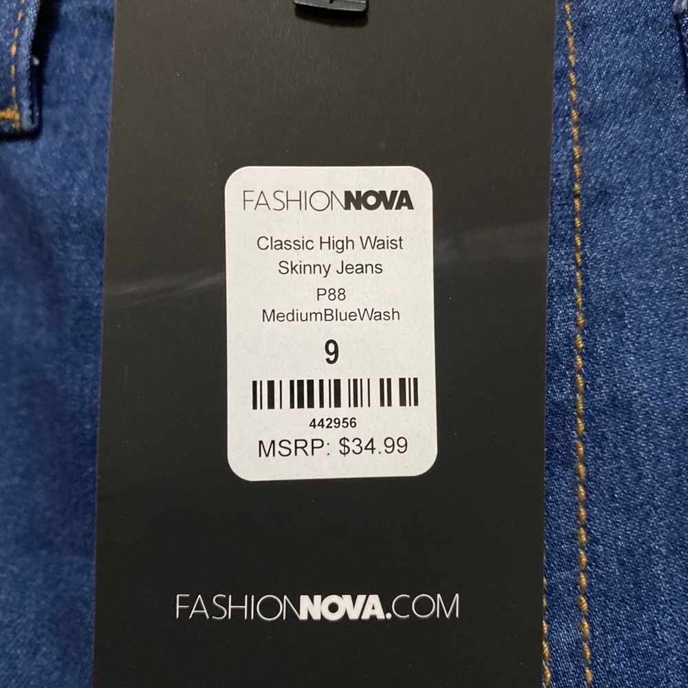 Fashion Nova jeans - Picture 3 of 3